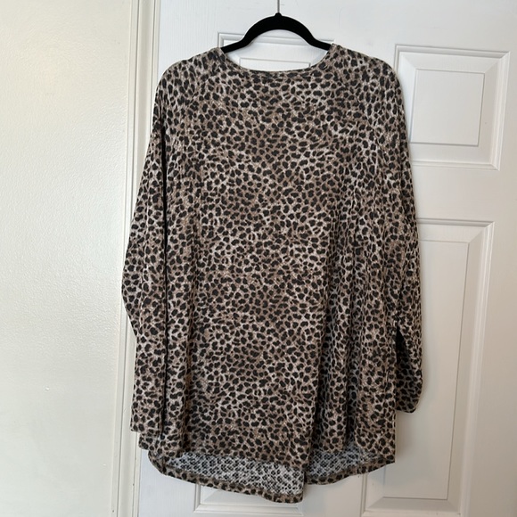 Torrid Cheetah Print Thermal Top - Picture 7 of 7